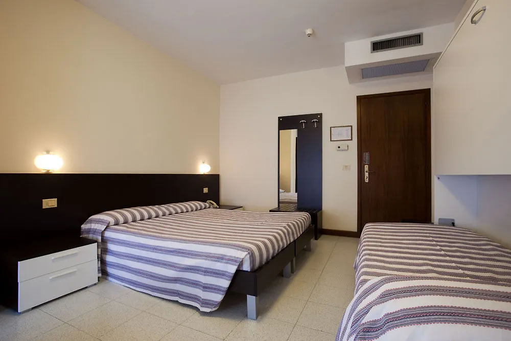 Hotel Villa Eugenia Lido di Jesolo 3*,